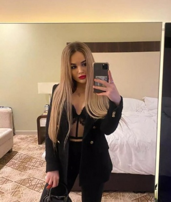 💋 Мои услуги включают классический и расслабляющий массаж, экзотический стриптиз и различные игры в ролевые образы. 😍 Если вы хотите окунуться в мир страсти и наслаждения, вы обязательно найдете у меня все, чего ищете. Посмотрите мои фото, чтобы узнать меня получше. Оставьте свои отзывы, чтобы другие мужчины тоже могли насладиться моими услугами. Не стесняйтесь, напишите мне прямо сейчас и мы сможем провести вместе незабываемое время! 💕 Раиса